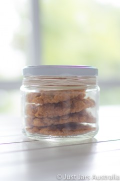300ml short wide jar (with lid)